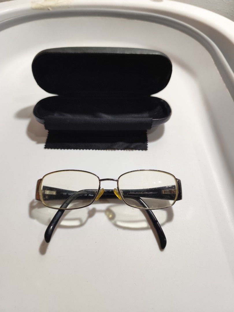Fendi Frame (Category: Sunglasses & Eyewear) located in Cebu City. Submitted by icoolectnsellect (Listing ID 1465514861, Image 1). Description: Issue: Minor scratch, Dirt and RX lens. Bought at Garage Sale. Authenticity not Guaranteed, di ko alam if legit or Fake. Buy @ your own Risk. All EyeGlasses or Sun Glasses ay may Grado or Prescription Glasses. Please be careful para di masira mata nyo, you can change the lens and frame na lng kunin. Salam
