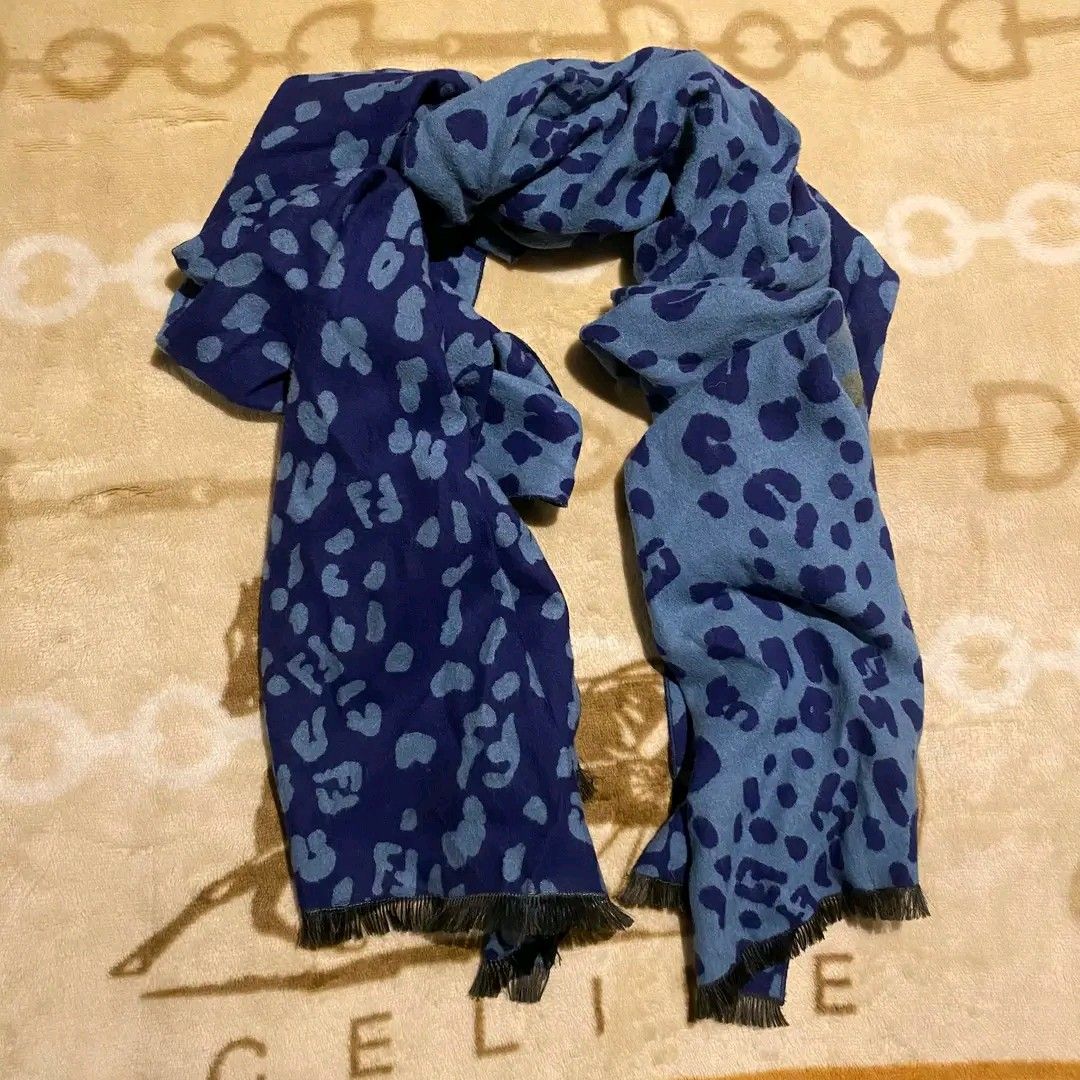 Fendi Leopard Pattern Scarf (Category: Scarves) located in Manila. Submitted by bidgeyow20688 (Listing ID 1465498570, Image 3). Description: off/legit verygood condition issue stain.