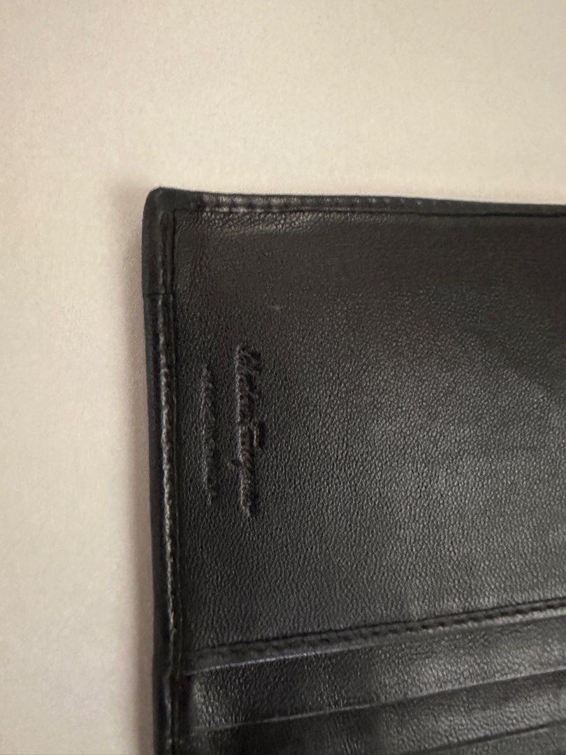 Ferragamo wallet for Men (Category: Luxury Bags & Wallets) located in Caloocan City. Submitted by quickmoon.b44553 (Listing ID 1465389226, Image 2). Description: COP through LBC.
