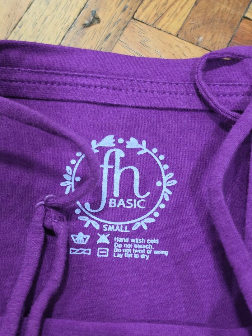 FH Basic Violet Camisole Top (Category: Sleeveless) located in Quezon City. Submitted by snowflakes.specials (Listing ID 1465455812, Image 3). Description: Size Small Good condition.