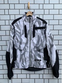 (Category: ) located in . Submitted by ry4n_store (Listing ID 1465395028, Image 1). Description: .