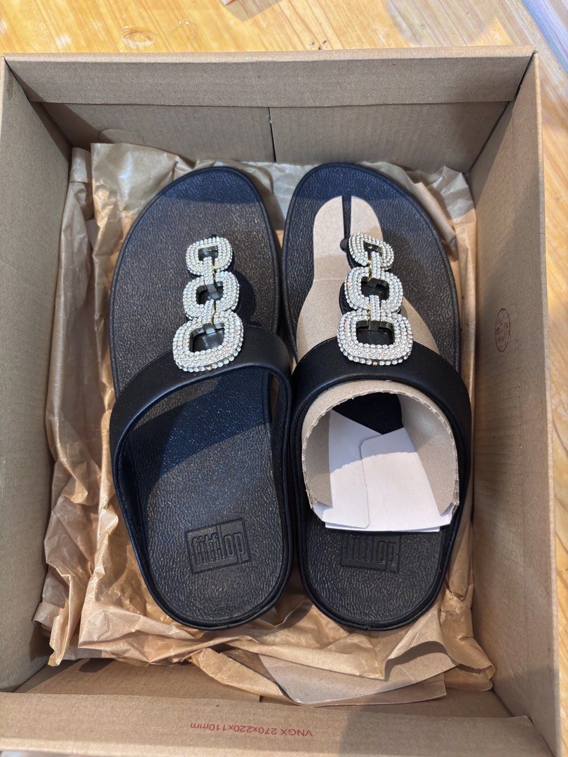 Fitflop Black Slippers (Category: Slippers and slides) located in Manila. Submitted by niellaeun (Listing ID 1465559007, Image 1). Description: Still negotiable for sure buyers :) Original Prize: 7,000 Brand New Size: US 5 EUR 36 RFS: Wrong size.