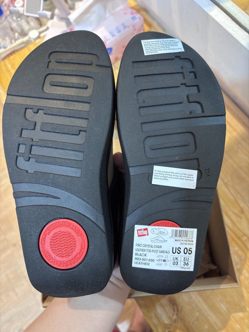 Fitflop Black Slippers (Category: Slippers and slides) located in Manila. Submitted by niellaeun (Listing ID 1465559007, Image 2). Description: Still negotiable for sure buyers :) Original Prize: 7,000 Brand New Size: US 5 EUR 36 RFS: Wrong size.
