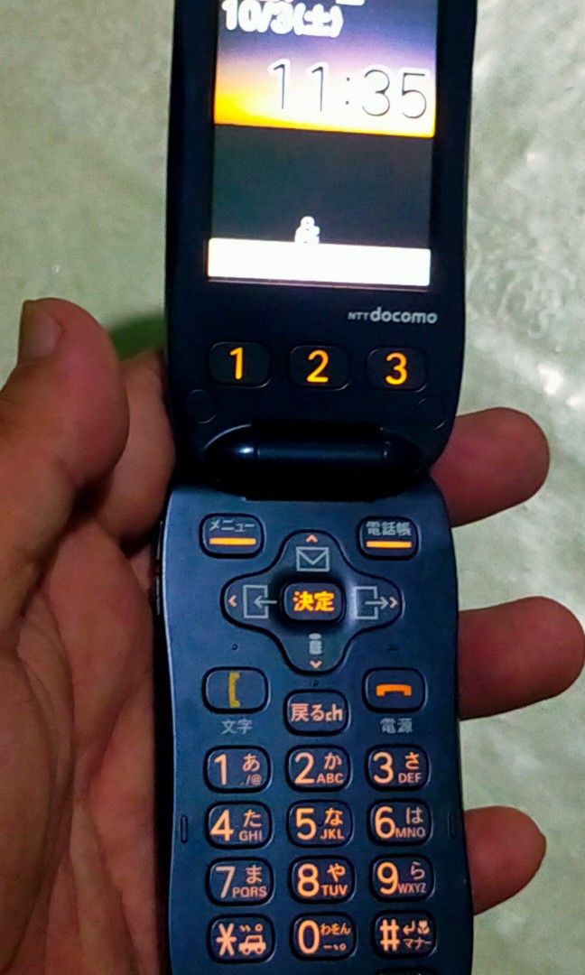 FLIP-PHONE (Category: Other Gadgets) located in Manila. Submitted by elilee_80 (Listing ID 1465573444, Image 3). Description: FOR SALE! DOCOMO Flip-PHONE (Dark Blue) "High Resolutiom" NOT OPEN-LINE Japan Network pa! Maganda/Malinaw Kumuha yan (Alternative Sa Digicam) With Clip-Charger Imported & made in japan In verygood woking condition CLEAN LENS AS-IS! 1,300php PAYMENT: Gcash/Cebuana SHIPPING: LBC/ J&T PICKUP: Lalamove/Grab/Mr.Speedy/Tok-Tok! 