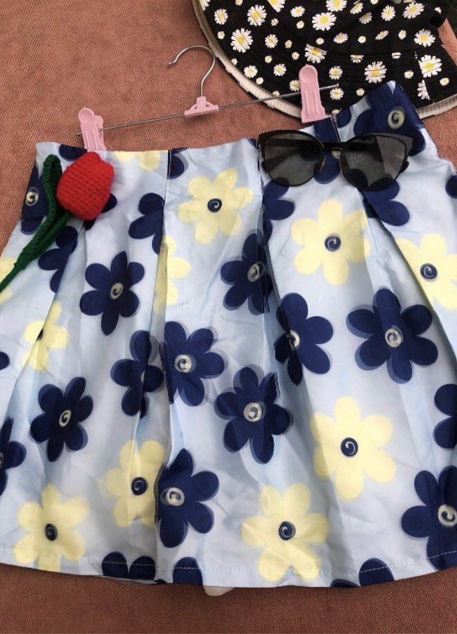 Floral Skirts — Check other slides (Category: Skirts) located in Manila. Submitted by cherub._. (Listing ID 1465517821, Image 3). Description: ₱50 Each 1st: W - 28 L - 16 2nd: W - 30 L - 17 3rd: W - 30 L - 15 4th: W - 27 L - 15.