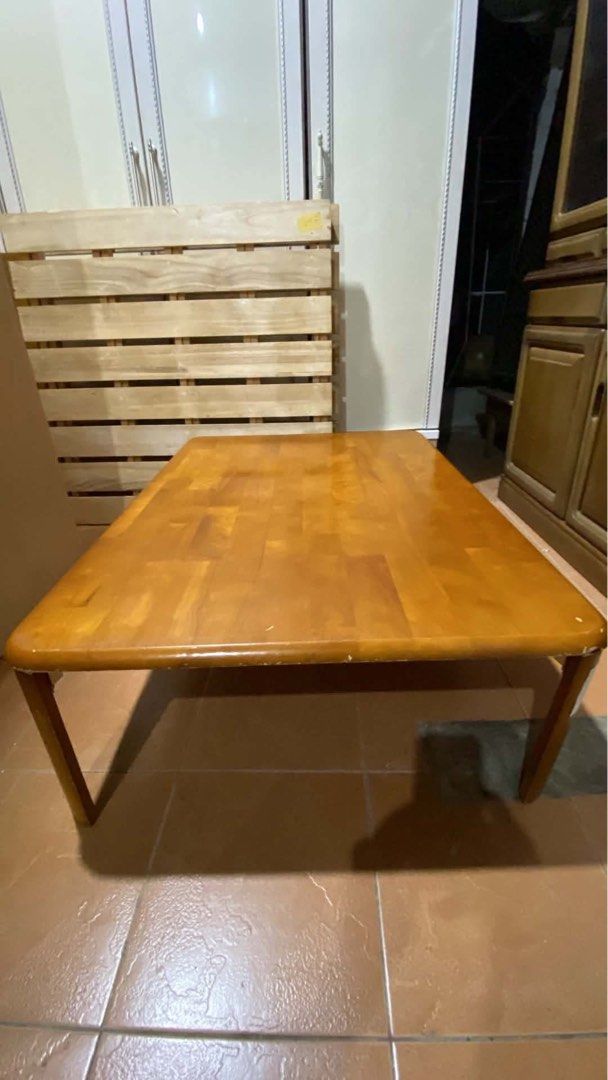 Foldable cofee Table (Category: Announcements) located in Manila. Submitted by nanzkie_2015 (Listing ID 1465575810, Image 1). Description: LOW TABLE: L41.5 W29.5 H13 inches *solid wood *foldable leg 🏷️3,500.