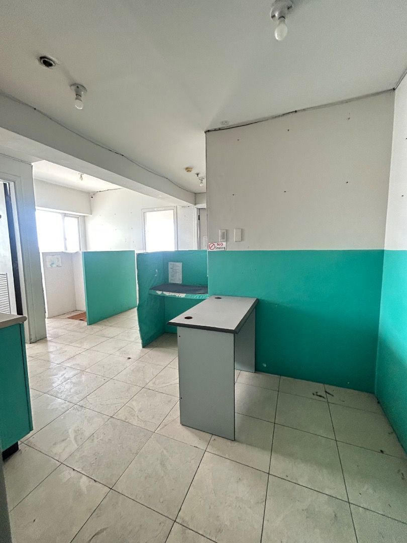 Foreclosed 2BR Condo in Ridgewood Towers (Category: Apartments & Condos) located in Taguig. Submitted by synergeticrealtyinc (Listing ID 1465430301, Image 2). Description: BANK-FORECLOSED 2-BEDROOM CONDO FOR SALE Ridgewood Towers, Taguig City BANK-FORECLOSED 2-BEDROOM CONDO FOR SALE Ridgewood Towers, Taguig City Property Details: • 2 Bedrooms • 1 Bathrooms • 1 Laundry Room • Floor Area: 42 sqm • Pool View • Ready for Occupancy • Tower 2 Selling P