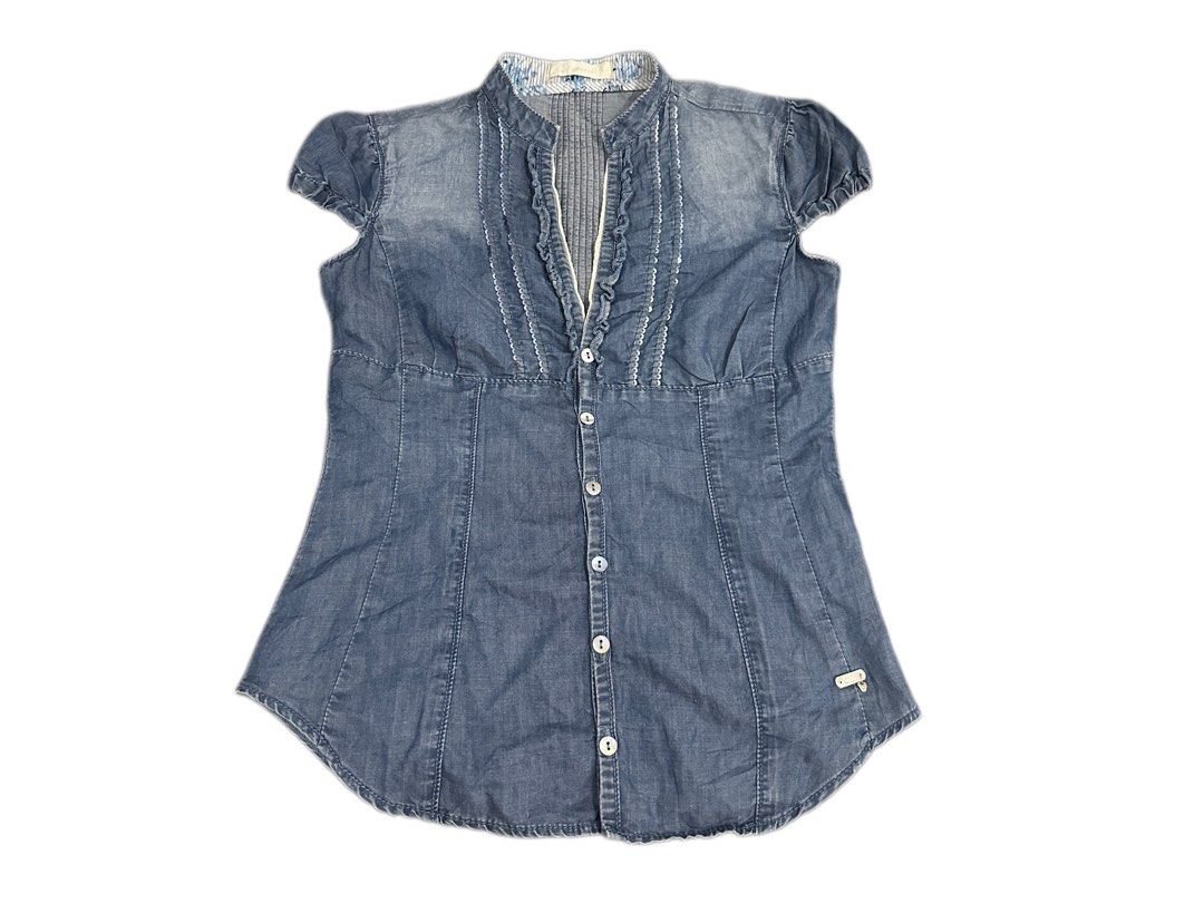 Fracomina Sequins Demin top (Category: Others Tops) located in Talisay. Submitted by kjujucloset (Listing ID 1465452460, Image 1). Description: No issue M-L.