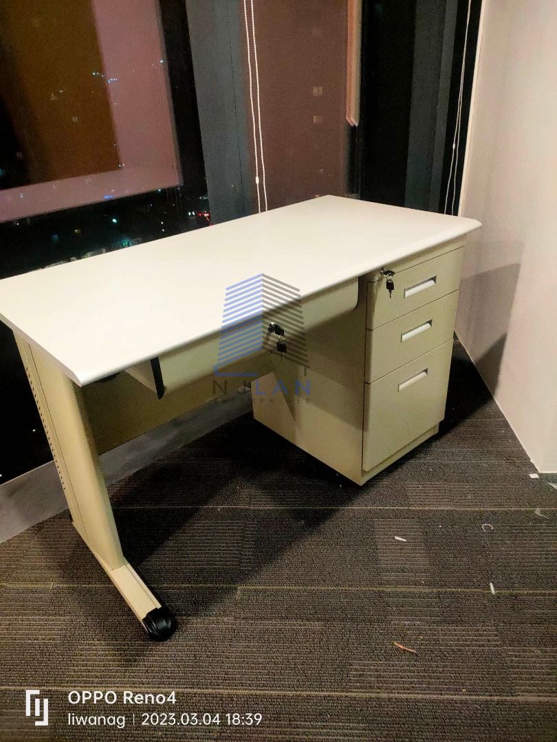 FREESTANDING TABLE (Category: Office Furniture & Fixtures) located in Caloocan City. Submitted by boldwind_7b70cf (Listing ID 1465391119, Image 1). Description: Freestanding TableL aminated top With fixed pedestalSteel frame GRAY, REDWOOD, DARKWOOD, Top coloR.