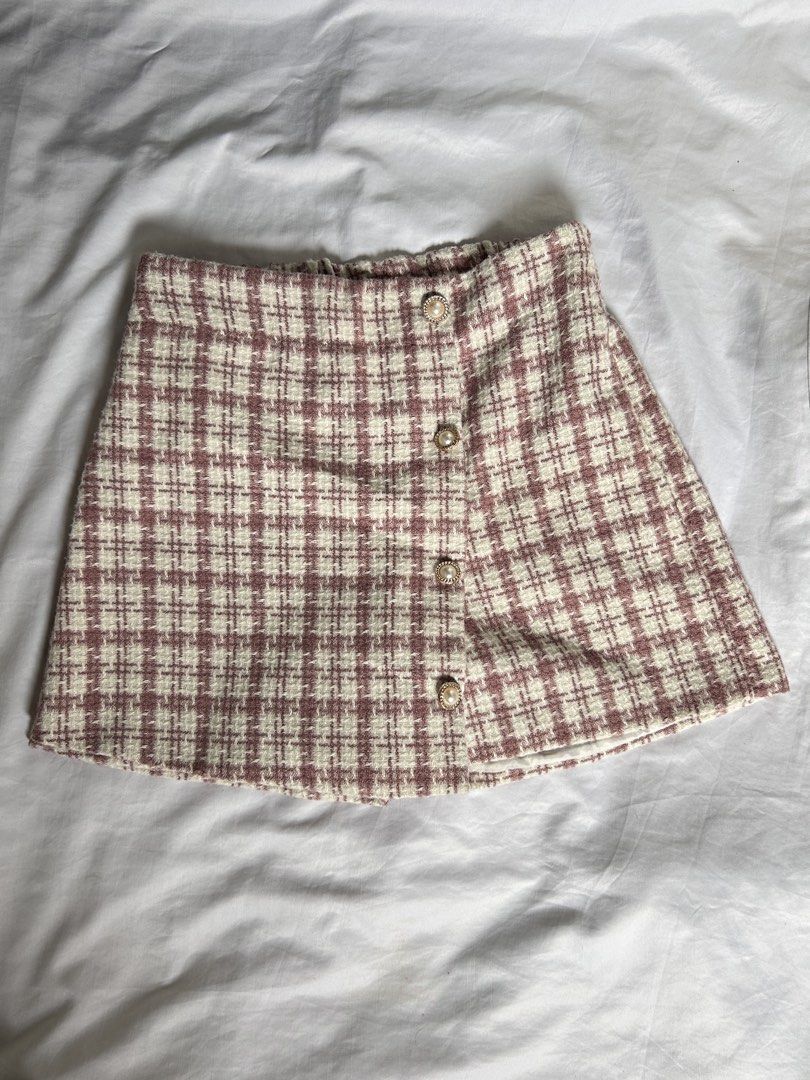 FS: Skirts 100 each; Take all 300 (Category: Skirts) located in Manila. Submitted by rysfrance (Listing ID 1465531392, Image 1). Description: RFS: Declutterring Best size for 29-32 .