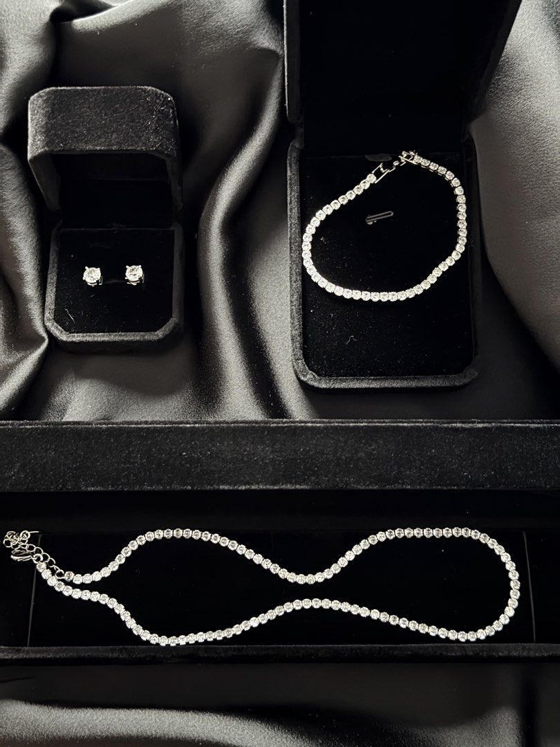 Full Diamond Tennis Necklace (Category: Necklaces) located in Manila. Submitted by frost.collections (Listing ID 1465429648, Image 3). Description: The Tennis necklace from the Icy Collection featuring 0.5ct each moissanite stones crafted in S925 silver. designed to catch the light with every single movement. Diamond Tester Passed..