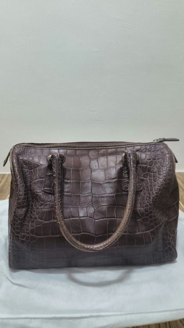 Furla Brown Croc-Embossed Leather Handbag (Category: Luxury Bags & Wallets) located in Pasig City. Submitted by willselleverything.27 (Listing ID 1465486690, Image 2). Description: - Brand: Furla - Color: Dark brown - Material: Genuine croc-embossed leather - Closure: Top zip closure - Handles: Double top handles (with visible wear) - Interior: Light green monogram fabric lining with one zip pocket and metal logo plaque - Inclusion: Original auth