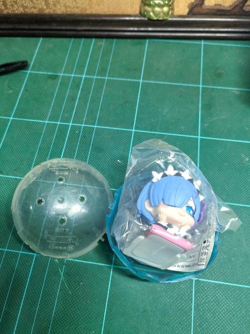 Gacha-pon Re:Zero Miniature Figurine (Category: Figurines & Statues) located in Cebu City. Submitted by dudes_villanueva (Listing ID 1465386489, Image 3). Description: Gacha-pon Re:Zero Miniature Figurine Brand New.