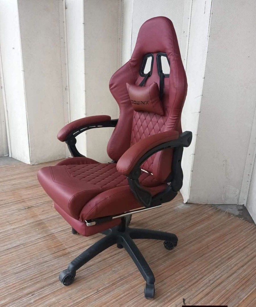 Gaming Chair (Category: Chairs) located in Meycauayan. Submitted by marygracecasimiro (Listing ID 1465492771, Image 1). Description: Dowinx Gaming Chair with Ottoman Ergonomic/ Reclining/ Lumbar Support L26.5 x W22.5 x H40-47 Seat height: 17-20 Price: 6,900💚.