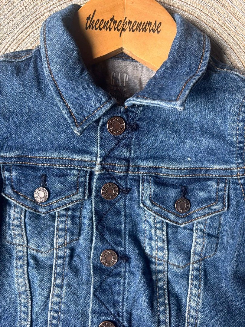 Gap Baby Soft Denim Jacket 12-18m (Category: Babies & Kids Fashion) located in Quezon City. Submitted by theentreprenurse (Listing ID 1465420096, Image 2). Description: 𝘼𝙐𝙏𝙊 𝙋𝘼𝙎𝙎 𝙏𝙊 𝙇𝙊𝙒 𝘽𝘼𝙇𝙇𝙀𝙍𝙎 📣 ʙʀᴀɴᴅ: Gap ꜱɪᴢᴇ: 12-18m ᴍᴏᴘ: ɢᴄᴀꜱʜ ꜱʜɪᴘᴘɪɴɢ 🛒 (NO RUSH. I'm a working momma :) ) ▪︎ꜰʟᴀꜱʜ ᴇxᴘʀᴇꜱꜱ | J&T ▪︎ʟᴀʟᴀᴍᴏᴠᴇ|ɢʀᴀʙ ~ 𝚃𝚑𝚎𝚜𝚎 𝚌𝚕𝚘𝚝𝚑𝚎𝚜 𝚊𝚛𝚎 𝚊𝚕𝚛𝚎𝚊𝚍𝚢 𝚠𝚊𝚜𝚑𝚎𝚍. 𝙺𝚒𝚗𝚍𝚕𝚢 𝚖𝚊𝚗𝚊𝚐𝚎 𝚢𝚘𝚞𝚛 𝚎𝚡𝚙𝚎𝚌𝚝𝚊