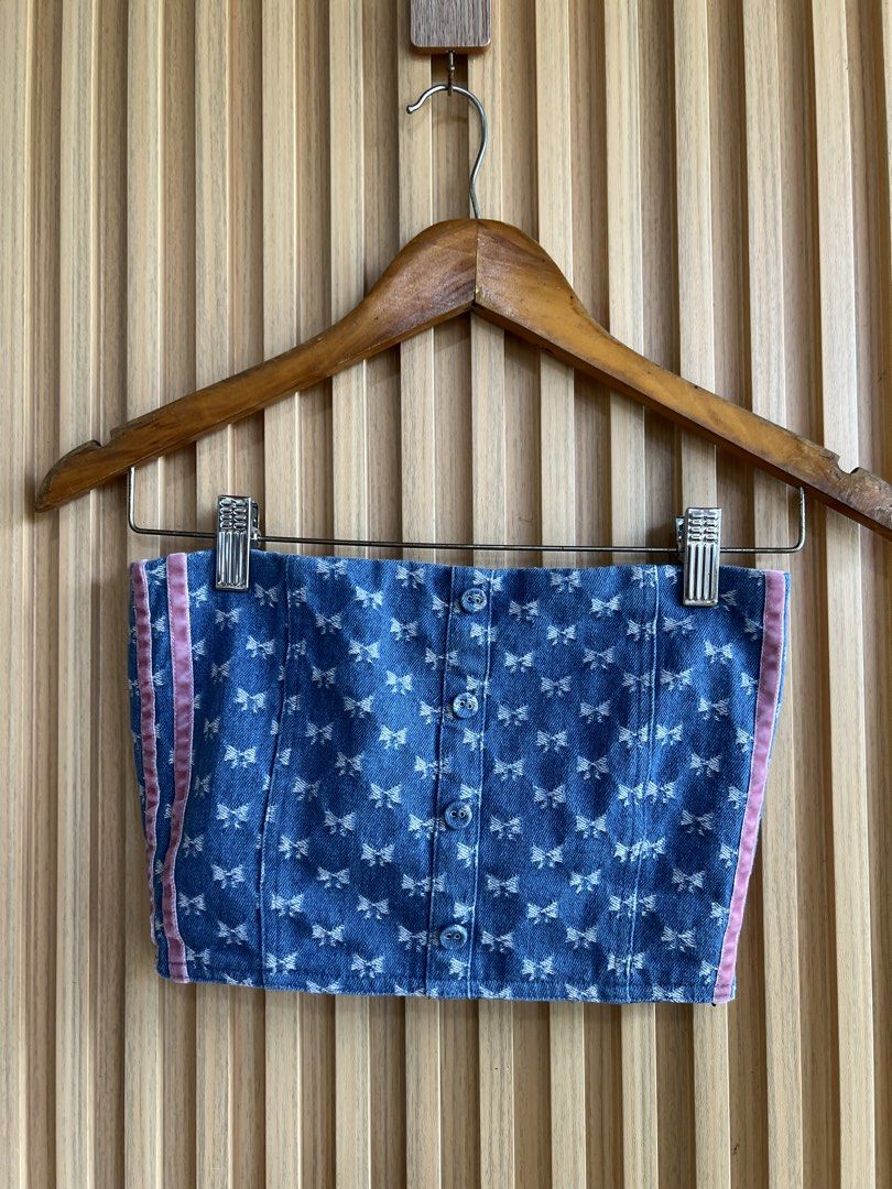 Gentle woman (Category: Sleeveless) located in Lipa City. Submitted by thyra06 (Listing ID 1465437873, Image 2). Description: GW tube smockback side zipper good as new Size bust 32.