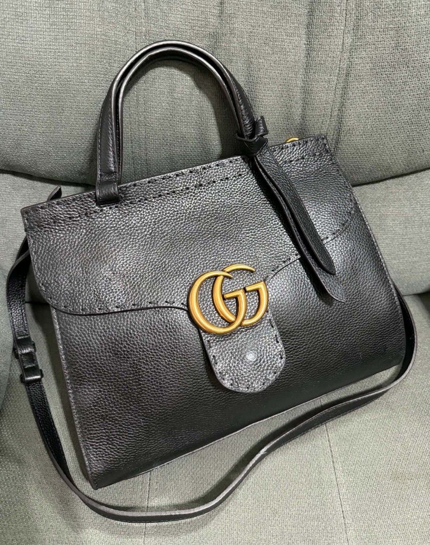 GG Leather Marmont (Category: Shoulder Bags) located in Quezon City. Submitted by luxxechic (Listing ID 1465485500, Image 1). Description: coded pure leather GG under zip no issue size: L-31cm/ H-20cm actual photo posted japan prwloved mop: gcash.