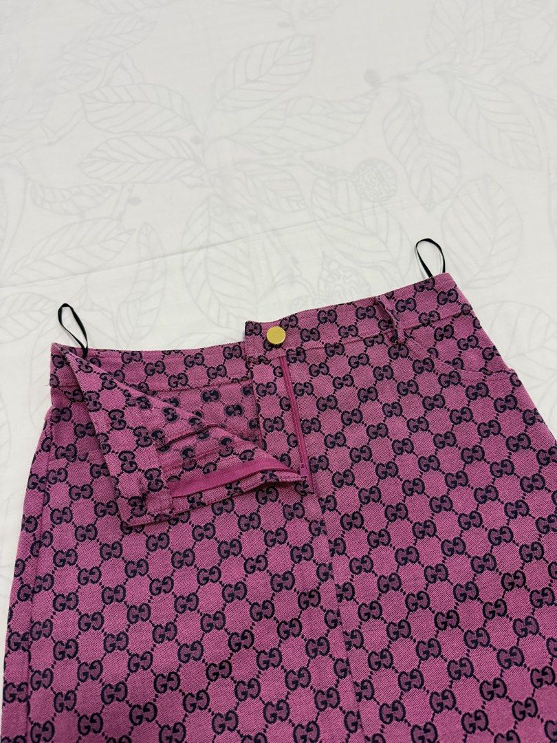 GG monogram canvas Mini Skirt (Category: Skirts) located in Taguig. Submitted by thesocialthrift (Listing ID 1465397324, Image 2). Description: For sale GG monogram canvas Mini Skirt ‎leg opening 18 ‎W- 28 ‎L- 17 No issue Excellent condition .