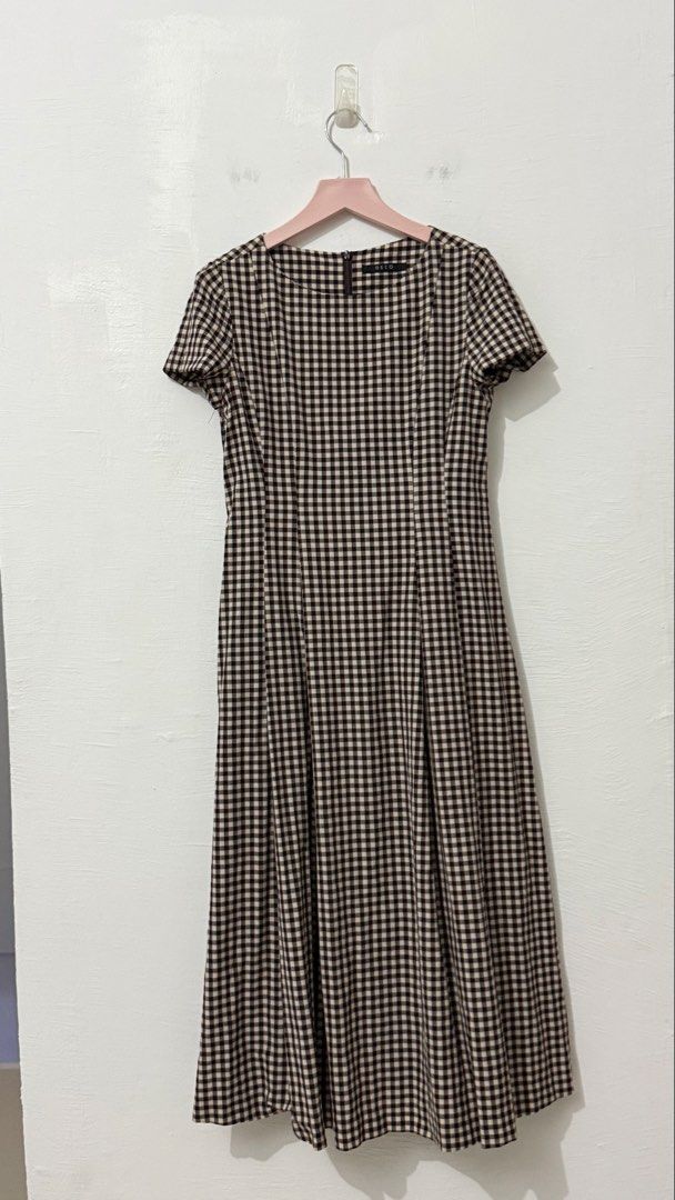 Gingham flared long dress (Category: Dresses) located in Cordova. Submitted by thedecluterrer (Listing ID 1465384065, Image 1). Description: .