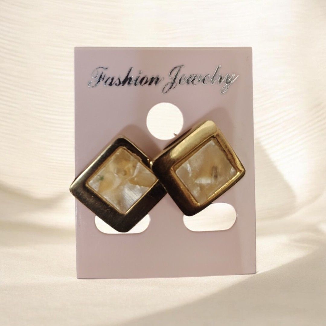 Gold Square Shell Pattern Stud Earrings (Category: Earrings) located in Antipolo. Submitted by goodsinger (Listing ID 1465385489, Image 1). Description: - Style: Square pierced stud earrings - Design: Gold tone frame with a chic mottled shell pattern center presentation card - Perfect for daily wear or gifting.