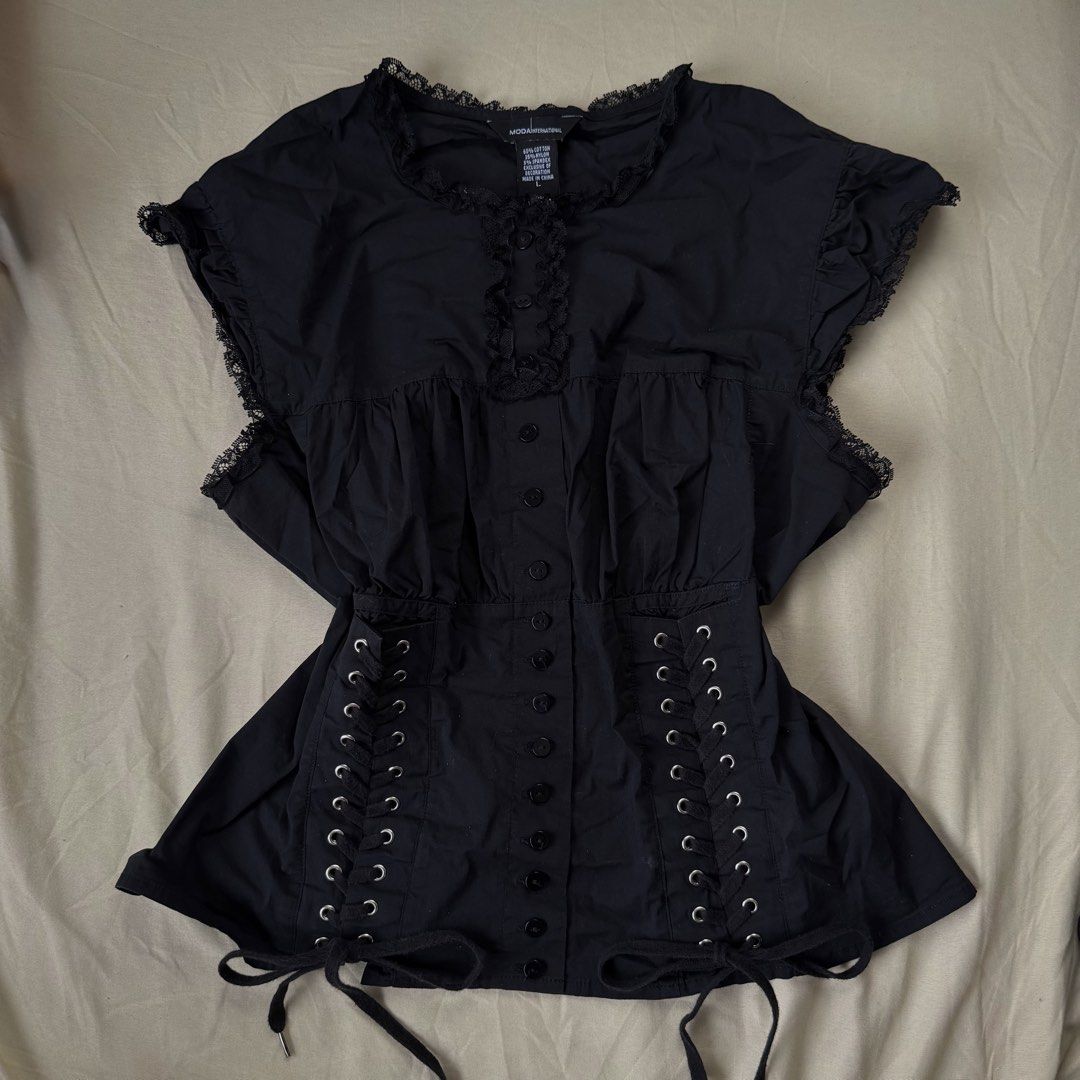 Gothic Black Lace-Up Corset (Moda International) (Category: Blouses) located in Cebu City. Submitted by archivefinds (Listing ID 1465439962, Image 1). Description: .