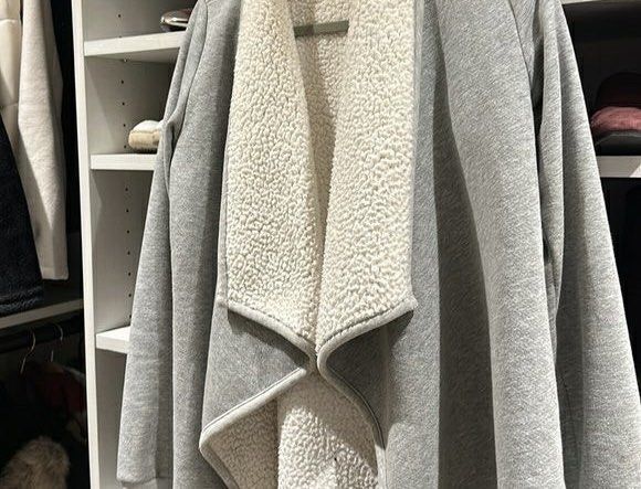 Gray fleece lined cardigan jacket (Category: Coats, Jackets and Outerwear) located in Manila. Submitted by brownbutterlatte (Listing ID 1465506698, Image 2). Description: BNWOT. Never used! Perfect for layering. Good for winter. Super comfy & warm. Can fit XS-Semi M. Stretchable. RFS: Not my style. 😅 Helping tags Zara Uniqlo Bershka Cotton On Mango Pull & Bear Stradivarius GU Cos H&M .