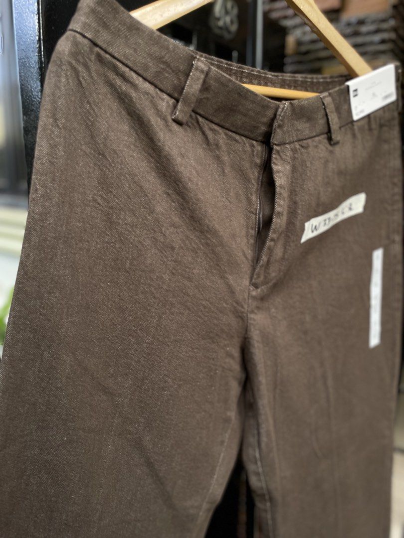 GU Twill Wide Straight Pants Brown (Category: Trousers) located in Baguio. Submitted by jomelcavit29012 (Listing ID 1465549440, Image 2). Description: GU Twill Wide Straight Pants Brown - Condition : 10/10 - Size : XL - Dimension : 33 - 34 / 42 - Price : 1280 - Style: Twill wide straight pants - Color: 37 Brown - Size: XL (Waist: 87cm) - Material: 100% Cotton - Condition: Brand new with original store tags (never worn) - Features: Relaxed fit, st