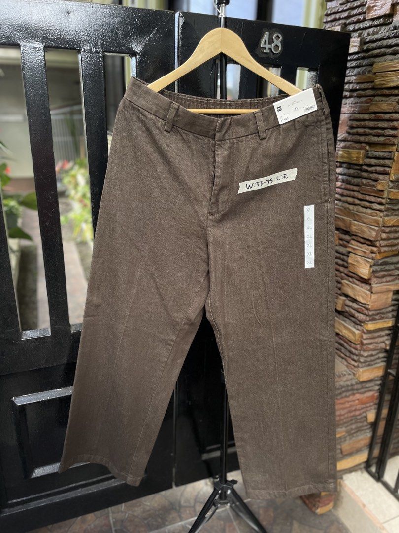 GU Twill Wide Straight Pants Brown (Category: Trousers) located in Baguio. Submitted by jomelcavit29012 (Listing ID 1465549440, Image 1). Description: GU Twill Wide Straight Pants Brown - Condition : 10/10 - Size : XL - Dimension : 33 - 34 / 42 - Price : 1280 - Style: Twill wide straight pants - Color: 37 Brown - Size: XL (Waist: 87cm) - Material: 100% Cotton - Condition: Brand new with original store tags (never worn) - Features: Relaxed fit, st