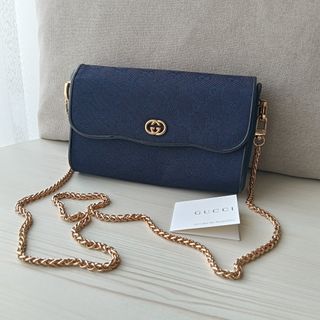 由 Marina_secondhand (刊登 ID 1465526458，圖片 1) 提交，位於 的 (類別：)，說明：。