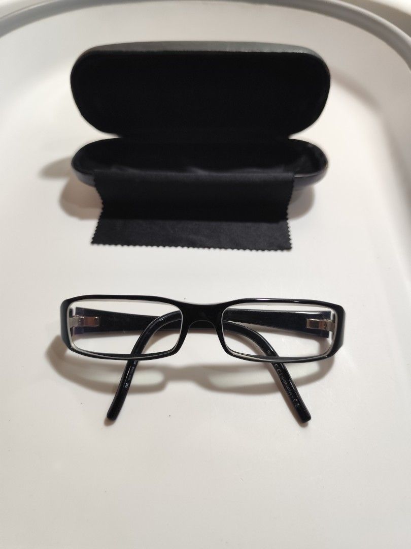 Gucci Frame (Category: Sunglasses & Eyewear) located in Cebu City. Submitted by icoolectnsellect (Listing ID 1465516160, Image 1). Description: Issue: Minor scratch, Dirt and RX lens. Bought at Garage Sale. Authenticity not Guaranteed, di ko alam if legit or Fake. Buy @ your own Risk. All EyeGlasses or Sun Glasses ay may Grado or Prescription Glasses. Please be careful para di masira mata nyo, you can change the lens and frame na lng kunin. Salam