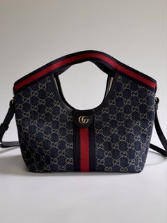 (Category: ) located in . Submitted by lian_closet (Listing ID 1465389809, Image 1). Description: .