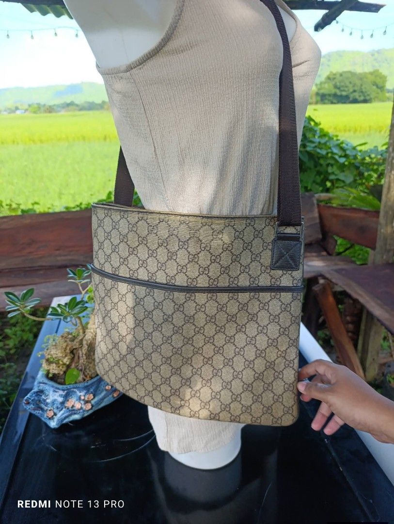 GUCCI Messenger Bag (Category: Sling Bags) located in San Fernando. Submitted by kristhriftshop13 (Listing ID 1465404148, Image 3). Description: .
