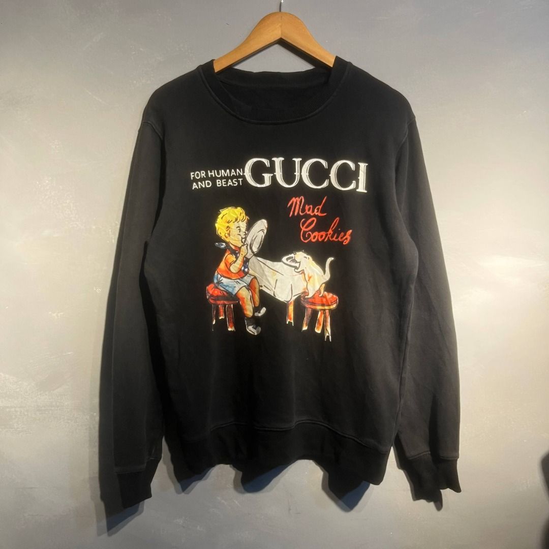 Gucci Sweatshirt (Category: Coats, Jackets and Outerwear) located in Mariveles. Submitted by akidfromnowherethrift (Listing ID 1465486281, Image 1). Description: Gucci Dimes: 21x27 Size: L Color rate: 10/10 Condition: Excellent Condition.