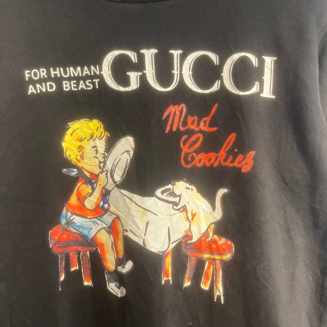 Gucci Sweatshirt (Category: Coats, Jackets and Outerwear) located in Mariveles. Submitted by akidfromnowherethrift (Listing ID 1465486281, Image 2). Description: Gucci Dimes: 21x27 Size: L Color rate: 10/10 Condition: Excellent Condition.