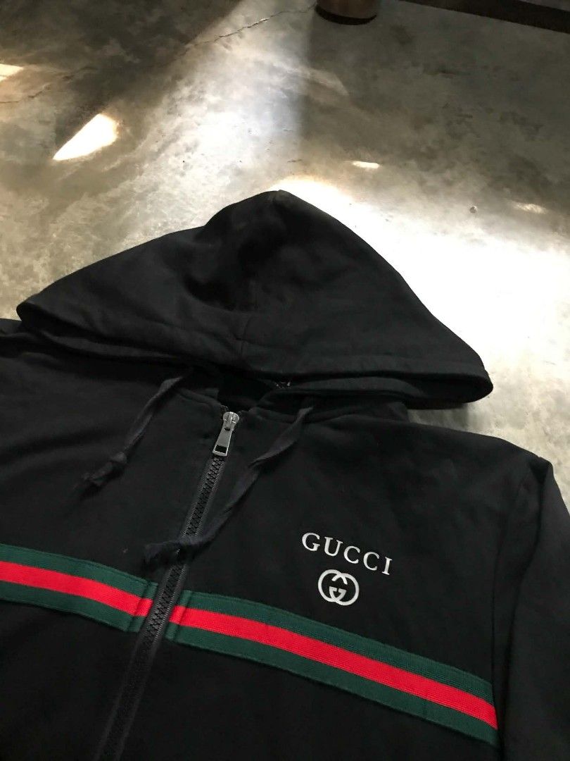 GUCCI ZIP UP HOODIE (Category: Coats, Jackets and Outerwear) located in Ajuy. Submitted by wizerabbit420 (Listing ID 1465548073, Image 3). Description: GUCCI ZIP UP HOODIE NO SIZE ON TAG OFF/LEGIT 21/22x27 NO ISSUE 10/10 CONDITION 📥.