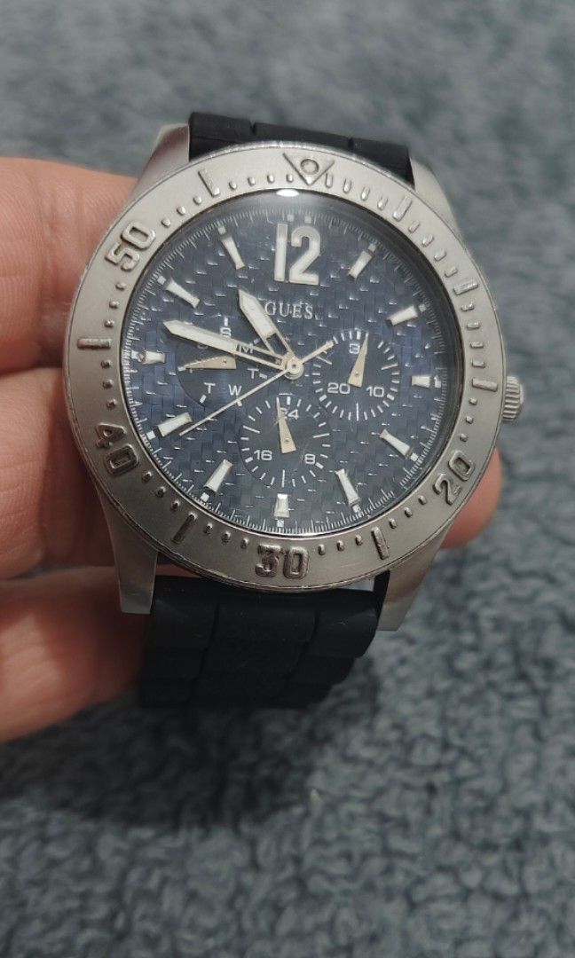 Guess Steel Carbon Dial Multifunctional Watch (Category: Men's Watches) located in Cebu City. Submitted by aceoftime (Listing ID 1465517567, Image 1). Description: In good working condition Analog japan quartz with 24hr/Day-Date Subdials Stainless steel case Fitted with rubber band Watch only Our Guarantee: 💯 Authentic All watches are checked by our experienced technician to ensure good functionality Please manage your expectations since these a