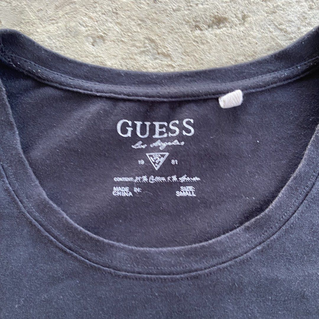 Guess T-shirt (Category: Shirts) located in Solano. Submitted by _cleho (Listing ID 1465419574, Image 2). Description: no issue.