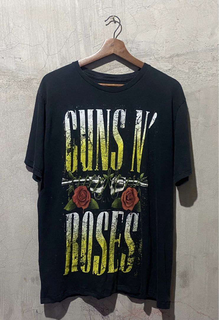GUNS N ROSES BANDMERCH (Category: Tshirts & Polo Shirts ) located in Davao. Submitted by ronz31 (Listing ID 1465544389, Image 2). Description: PTPA/FS GUNS N ROSES BANDMERCH XL FITS TO LARGE W:22" L:28" DM📩.