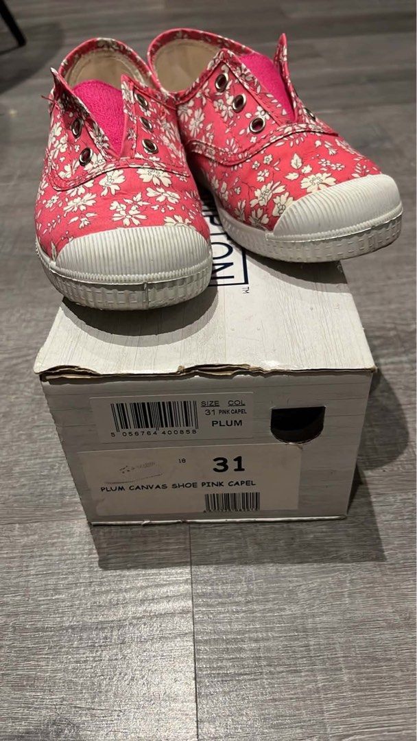 Hampton Canvas shoes (Category: Babies & Kids Fashion) located in Taguig. Submitted by vivi_028 (Listing ID 1465422159, Image 3). Description: Size 31.