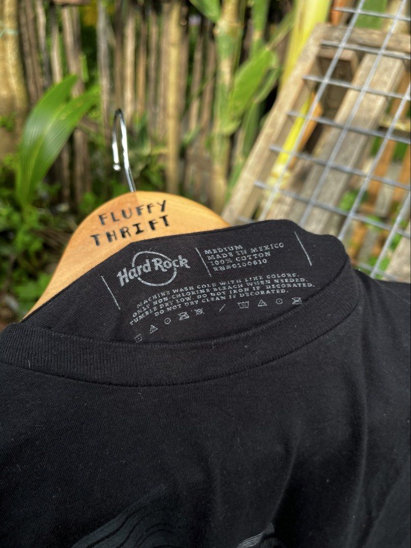 Hard Rock Athens (Category: Tshirts & Polo Shirts ) located in Leon. Submitted by fluffythriftshop (Listing ID 1465495839, Image 3). Description: Hard Rock Size : Medium No issue Color Rate : 9.5 out of 10 Excellent Condition .