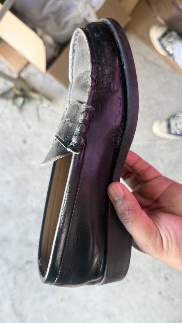 haruta loafers (Category: Dress Shoes) located in Daet. Submitted by thrift.trafficker (Listing ID 1465405250, Image 2). Description: - haruta loafer (used) - size 25 EEE (7 to 7.5 us men) - issues: needs cleaning, sole drag, at meron din 2 na mark na press hard object - mode payment: gcash, bdo - mode of shipping: j&t express (every saturday) - price is negotiable.
