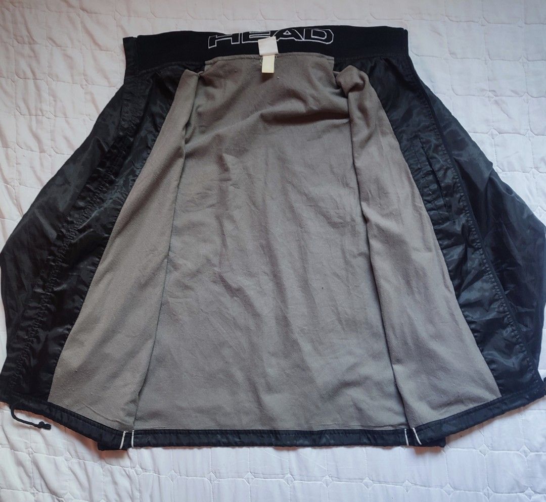 HEAD Vintage Black Windbreaker Jacket (Category: Coats, Jackets and Outerwear) located in Santa Cruz. Submitted by oreosthrift.co (Listing ID 1465414549, Image 3). Description: PRELOVED CLOTHING † handpicked & carefully selected quality pieces • affordable prices DM to claim 📩.