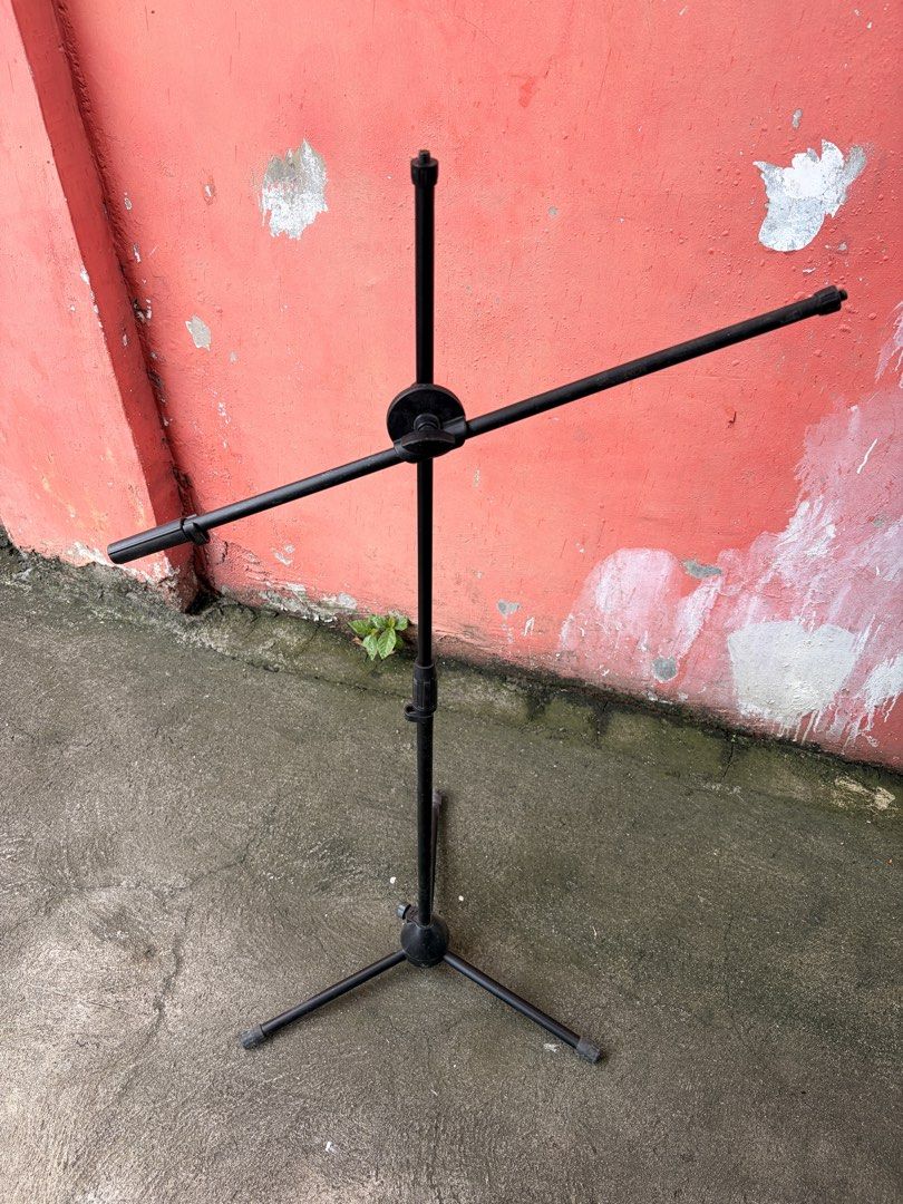 Heavy Duty Mic Stand (Category: Tripods & Monopods) located in Cainta. Submitted by 3m.online.store (Listing ID 1465417379, Image 1). Description: For sale: Heavy duty mic stand. bilhan mo na lang ng microphone clamp. What you see is what you will get .