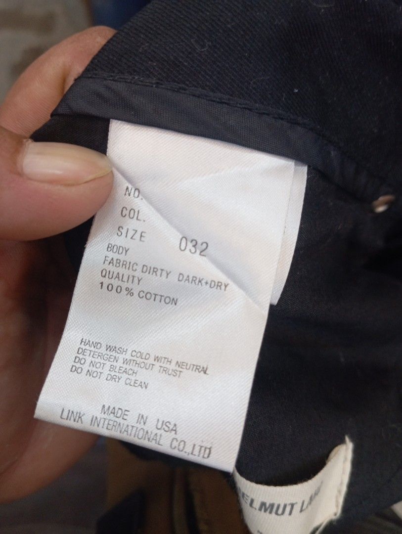 HELMUT LANG TROUSER PANTS (Category: Trousers) located in Monkayo. Submitted by danielcabusora (Listing ID 1465418633, Image 3). Description: HELMUT LANG TROUSER PANTS W-32 L-43 AS NEW CONDI NO ISSUE NO FLAWS.