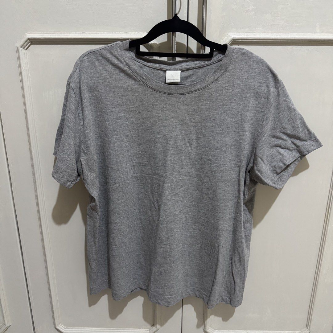 H&M Basic Tee (Category: Shirts) located in Vigan. Submitted by chiyannav (Listing ID 1465491997, Image 1). Description: .