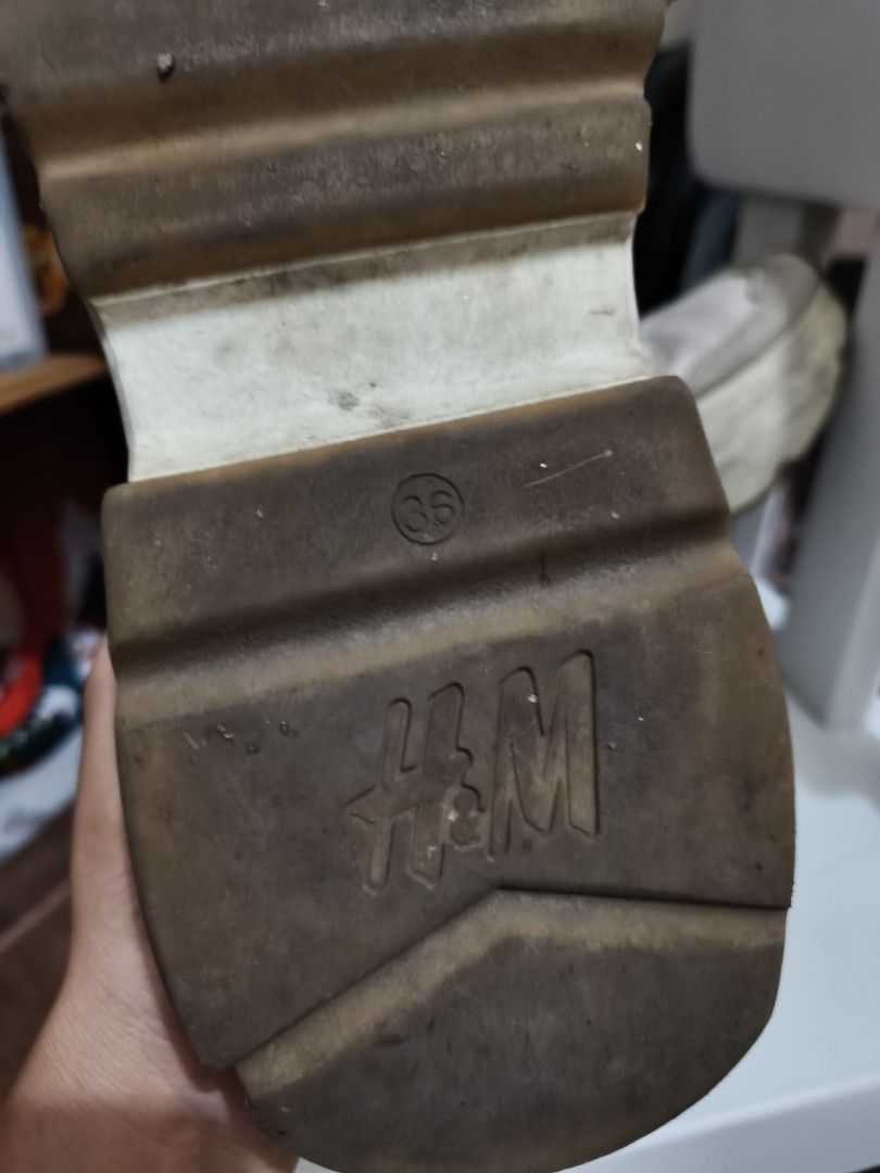 H&M chunky platform sneakers (Category: Sneakers) located in Dasmarinas. Submitted by jp_0001 (Listing ID 1465485141, Image 2). Description: .
