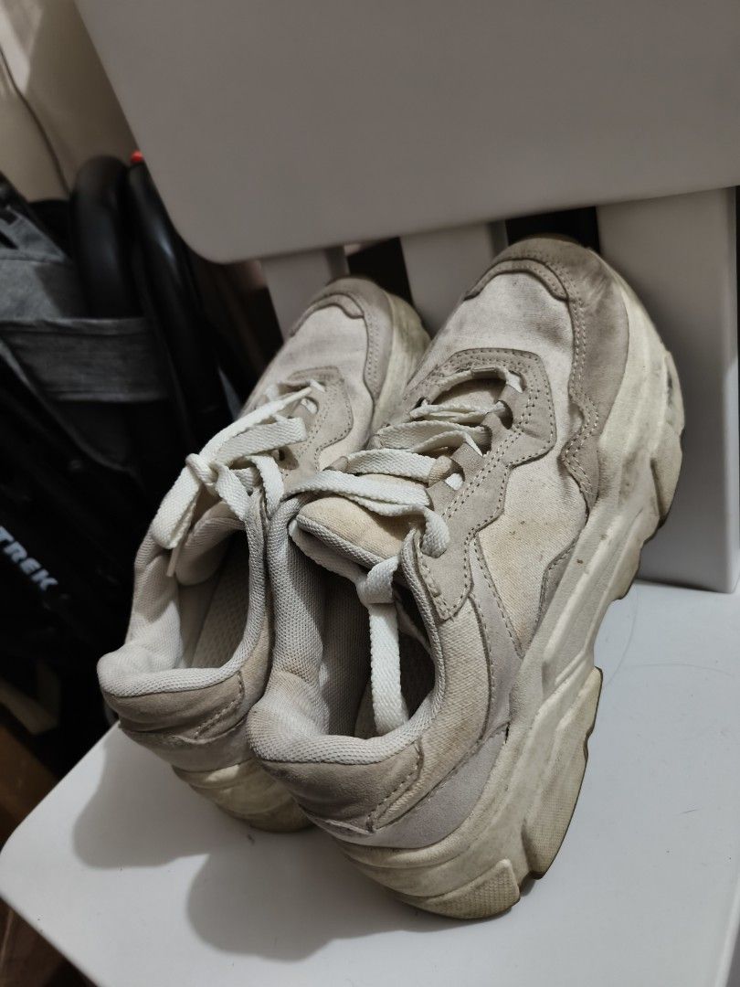 H&M chunky platform sneakers (Category: Sneakers) located in Dasmarinas. Submitted by jp_0001 (Listing ID 1465485141, Image 1). Description: .