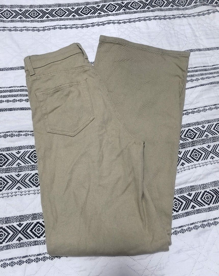 H&M Jeans, Size 24 (Category: Jeans) located in Naga. Submitted by princessta62477 (Listing ID 1465398452, Image 1). Description: .