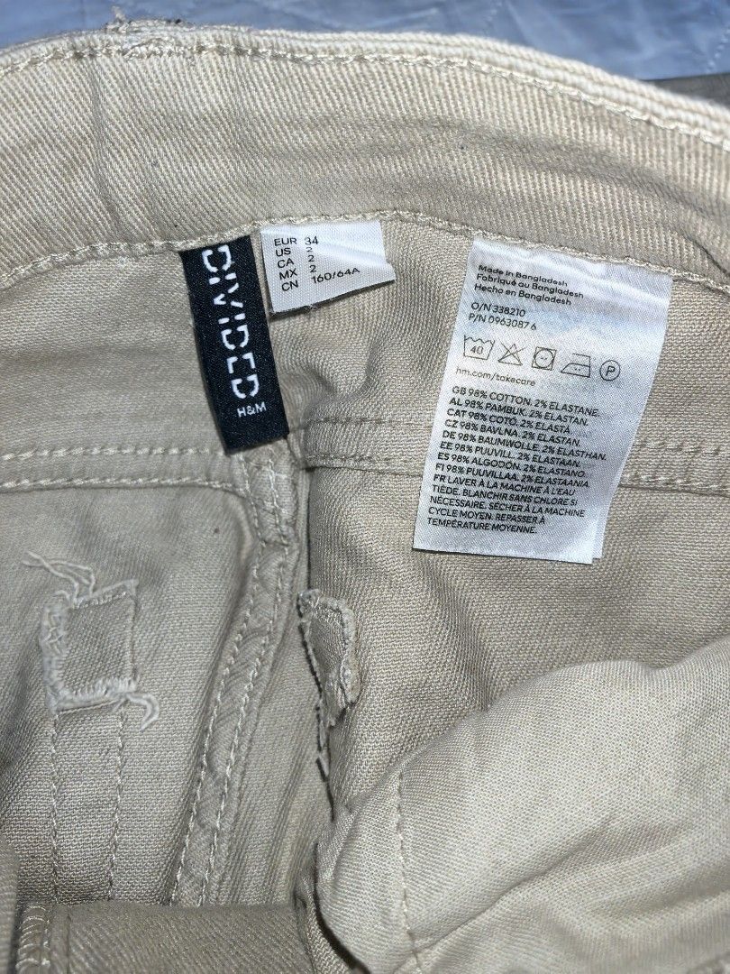 H&M Jeans, Size 24 (Category: Jeans) located in Naga. Submitted by princessta62477 (Listing ID 1465398452, Image 3). Description: .