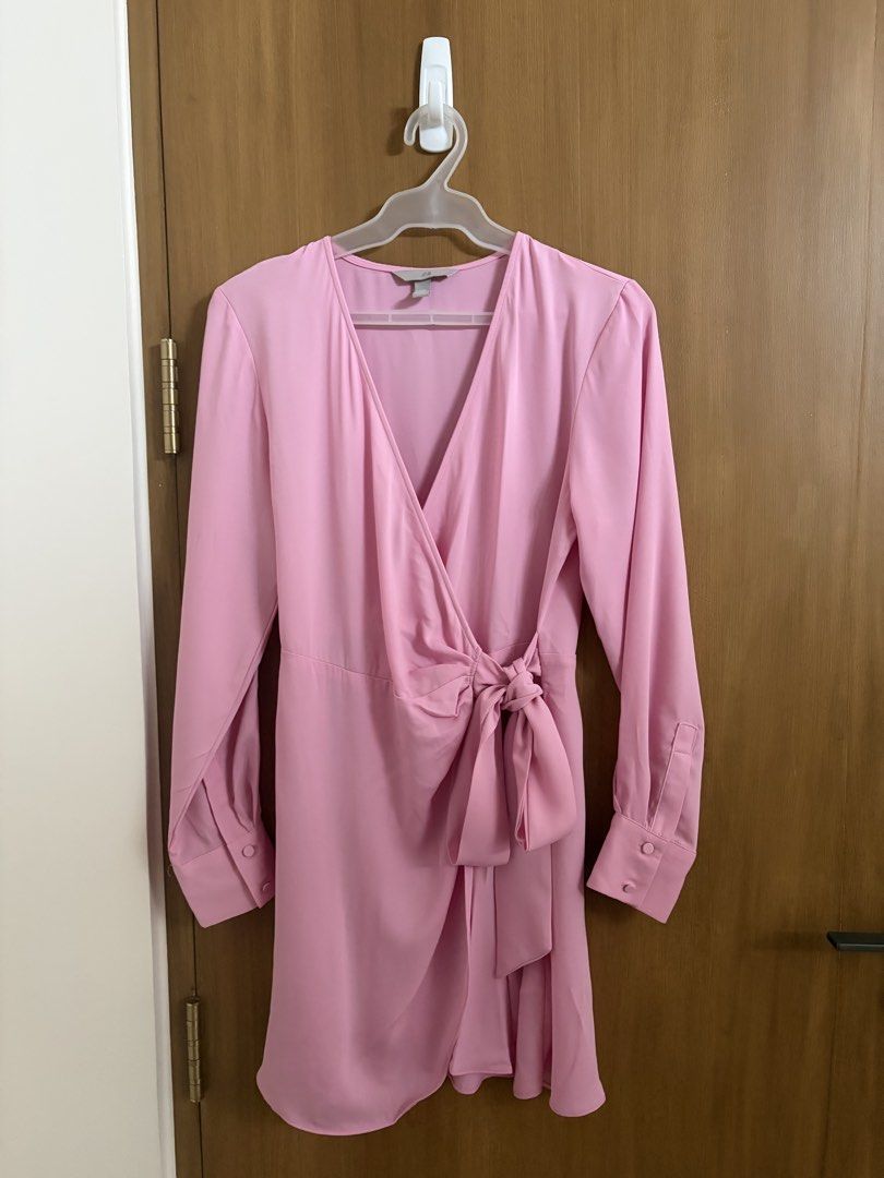 H&M Pink Wrap Dress (Category: Dresses) located in Marikina City. Submitted by jlram (Listing ID 1465485684, Image 2). Description: .
